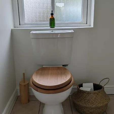 Unwind At Hilltop Farm With Valley Views Nyaraló