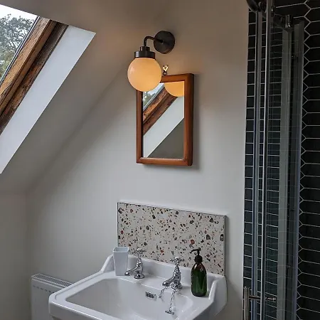 Unwind At Hilltop Farm With Valley Views