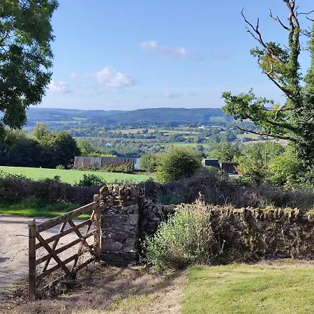 Unwind At Hilltop Farm With Valley Views *