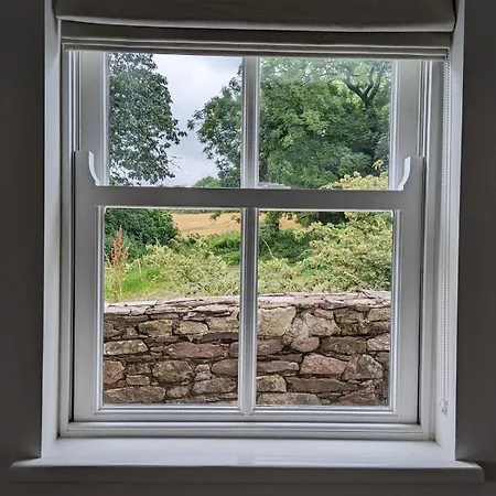 Nyaraló Unwind At Hilltop Farm With Valley Views *