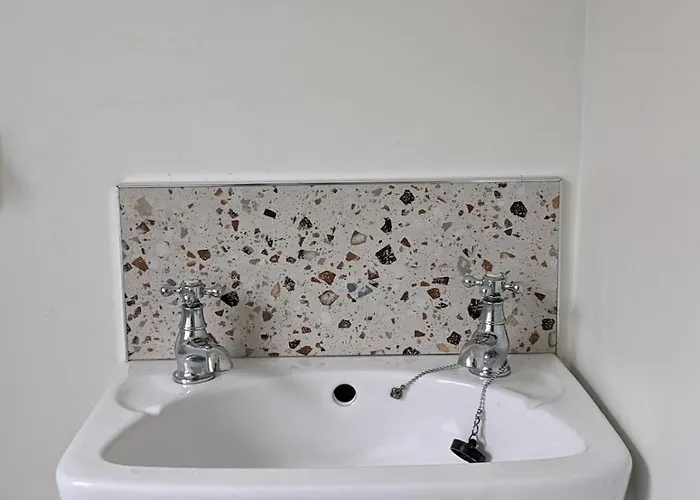 Unwind At Hilltop Farm With Valley Views Hébergement de vacances