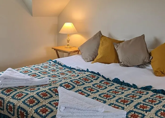 Unwind At Hilltop Farm With Valley Views *