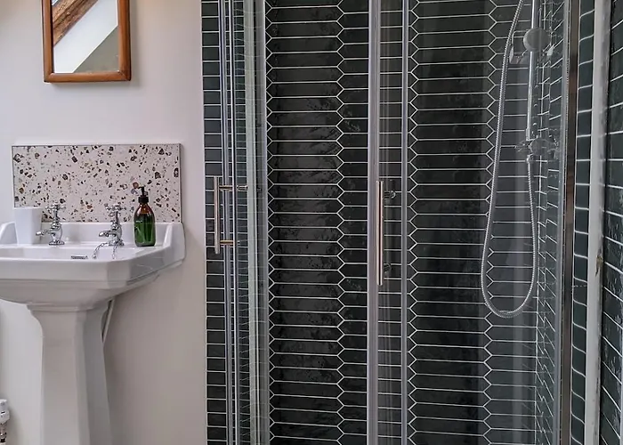 Unwind At Hilltop Farm With Valley Views *